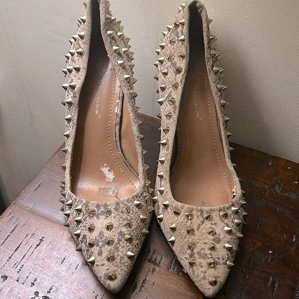 BCBG spiked suede snake skin like high heels size 7.5, 37.5